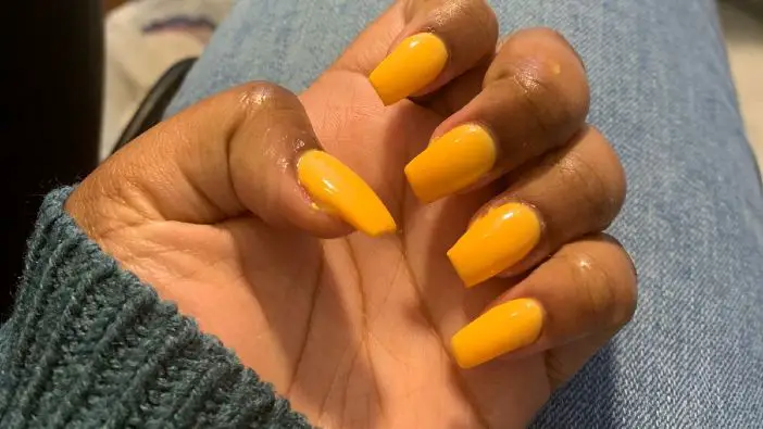 yellow nails