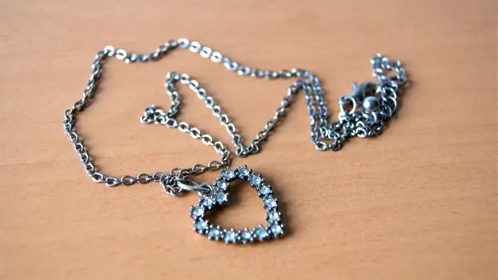 how to clean silver necklace
