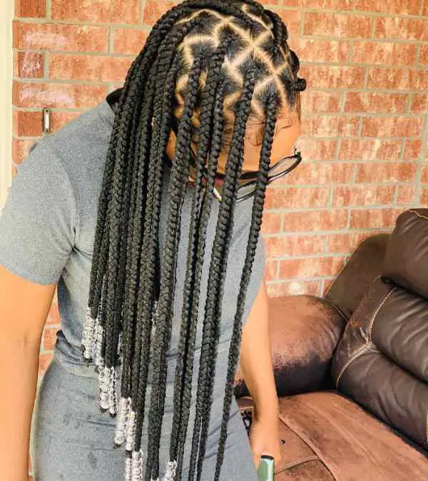 box knotless braids with beads-africana fashion