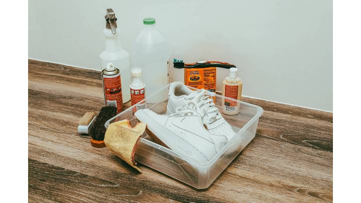 how-to-clean-nike-air-force-one-shoes